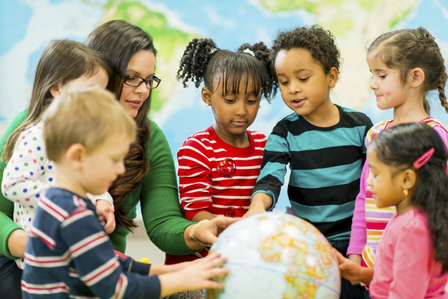 Year of sharing. Детский сад в Австралии. Дети teaching. Среди детей дошкольного возраста. Счастливые дети в садике.